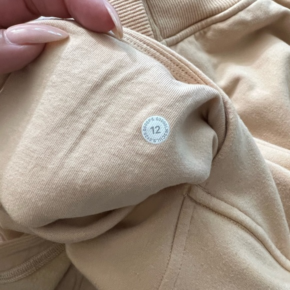 Lululemon Crop - Picture 8 of 8